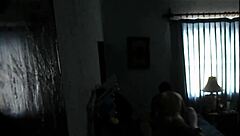 Prima Folla Con Padres En Casa