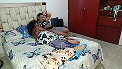 sexo casero entre india caliente- los amigos de la universidad se follan entre si