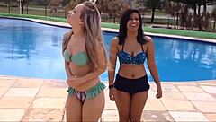 Best friends challenge in pool bff - yoga challengs water - desafio da piscina 5
