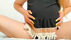 Hot Breasts Model Dubai Rides In Softcore