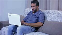 Evy Kethlyn gives blowjob to Tony Tigrão passionately.