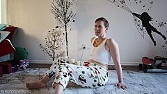 Milf teaches yoga with big ass