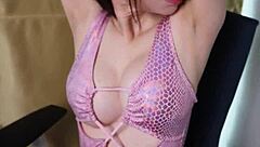 april maxima licking her armpits 😋