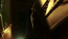 Bollywood babe strips nude for solo show