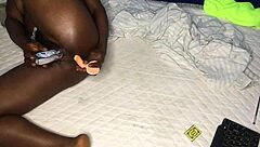 watch me cum massively after using dildo in both holes