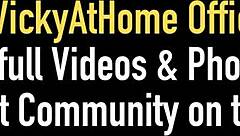 Tanlined babe vicky vette enjoys a relaxing shower and self-pleasure