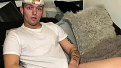 Hot Teen Sends Jerk Off Video to Fuck Buddy for Masturbation