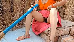 Masturbating ranch maid in desi bhabhi video