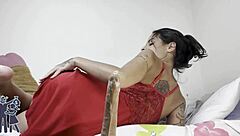 Giant toy cock turns me on more than small ones during solo play