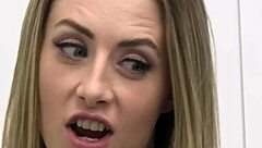 A young woman becomes infatuated with her psychologist and engages in role play games with him