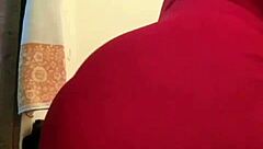 What hot words do these arab lesbians exchange during sex?