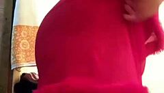 What hot words do these arab lesbians exchange during sex?