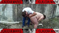 Impossible positions to eat the fat woman's pussy on the street! I love her juices and flows, licking her cunt up and down until she cums!