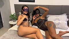 India and novinha invite two friends for a wild time 😏