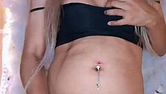 Hermosa Travesti Stroking Cock In Crossdressing Transsexual Scene!