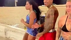 Resenha De Putaria Na Rua Acaba Em Fudelancia No Carro Em Movimento