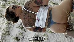 S3e1 o enteado volta para casa e conhece a nova madrasta mais tarde � meia-noite ele a fode na cama compartilhada - completo no cassiflix