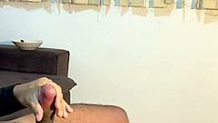 dotado com 24cm socando uma at� gozar duas vezes em dois �ngulos