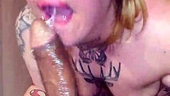 Rubia se la traga toda y se viene a chorros