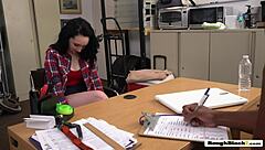 Does white hottie want coochie drilled doggystyle?