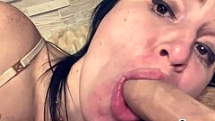 Old amateur wife loves to swallow cum and please