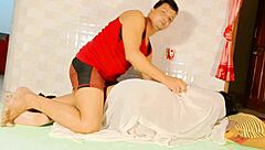 बंगाली लड़की को रोमांटिक क्रीमपाई चुदाई मिलती है