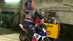 Teen 18+ receives cumshot