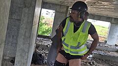 Workers freely indulge in sex in the building after hours