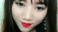 Watch the sexy Korean webcam girl