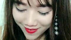 Watch the sexy Korean webcam girl