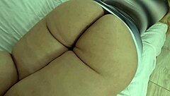 watching the sexy latina ass of my friend's mom got me hooked