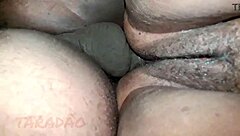 Safada gozou tomando no cu