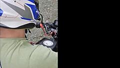 mi hijastro me hace mostrar las tetas