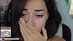 i chat online and show my stuff