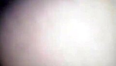 enchendo a boceta da safada de leite, quer ver?