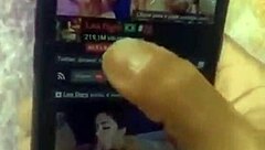 enchendo a boceta da safada de leite, quer ver?