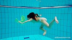 Nina Mohnatka flaunts hairy pussy in shower