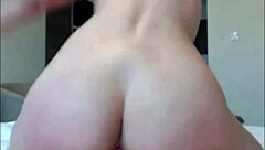 Cam star performs sexy show