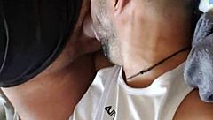 Latinos gays fazendo sexo oral e barebacking, rus�o gozou grosso na boca!