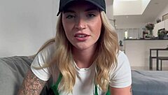 Barista girl cheats, spreads her fat ass, says you'd fuck me better 😏