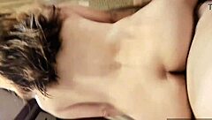 Queen spreads in open bath for intense sex.