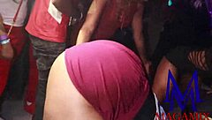 Black beauty shows off her curves and twerks on Instagram