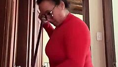 Mi Vecina Está en el Baño