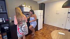 Chamamos O Vizinho Pra Abrir O Pote De Doce E Ele Abriu Meu Cu Sheer E Red