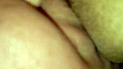 chupando y metiendosela en esa panocha carnuda de mi esposa