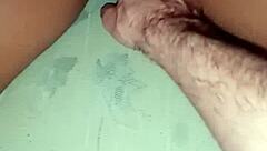 Amateur 19-year-old goes all out in a hot de quatro scene