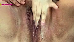 mexican bbw milf masturbates and squirts hard!