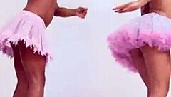 Topless ballet dancer Little Lorie in solo show of temptation