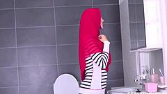 I am the curvaceous muslim goddess showing my handjob and blowjob skills. European czech babe with tits in sex.