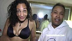 lizzy and phoenoisseur enjoy exclusive lesbian banging in the hood